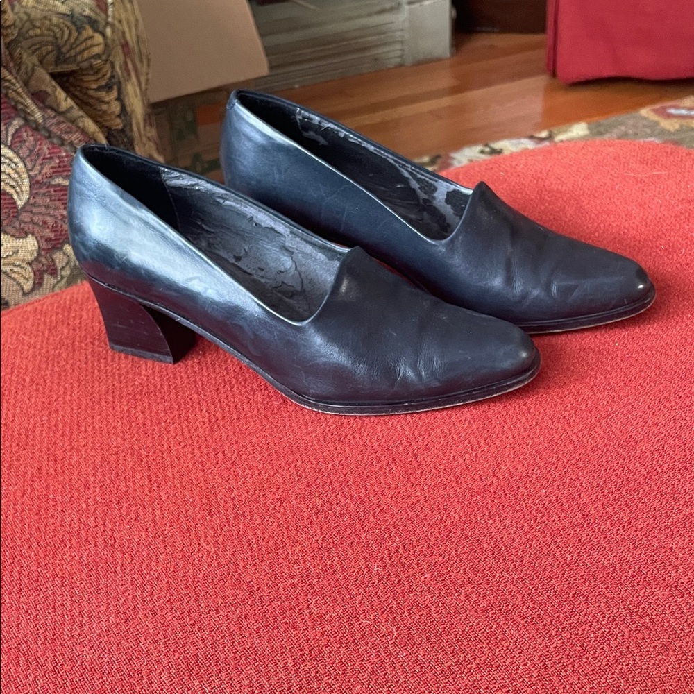 Vitorio Sabatino navy blue leather shoes. 7 1/2 B